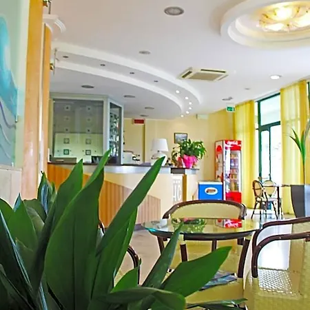 Hotel Colombo 3*